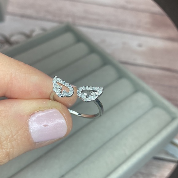New Dainty Angel Wings Adjustable Ring Pavé - Picture 7 of 7
